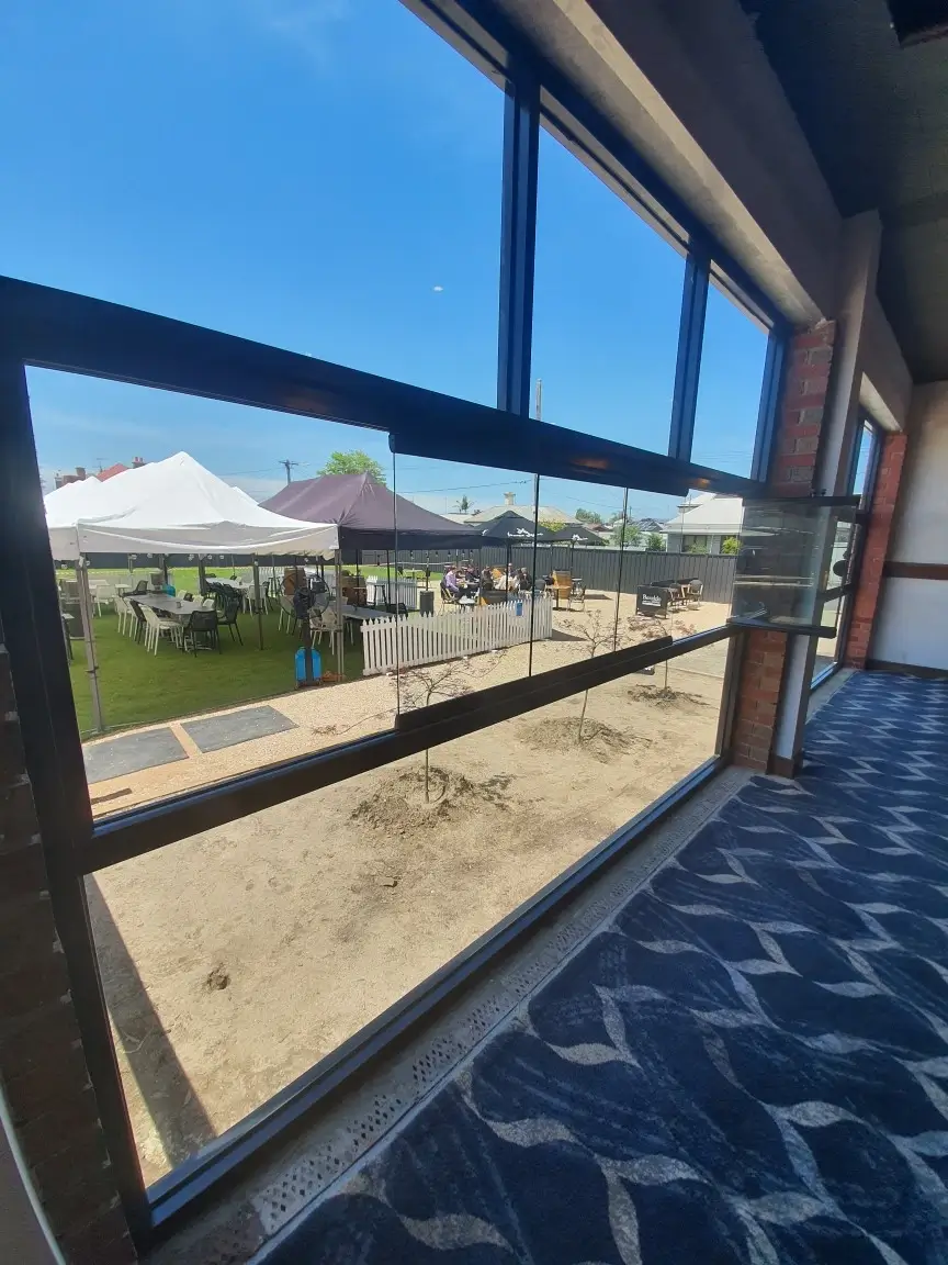 Yarraville bowling club glazing project