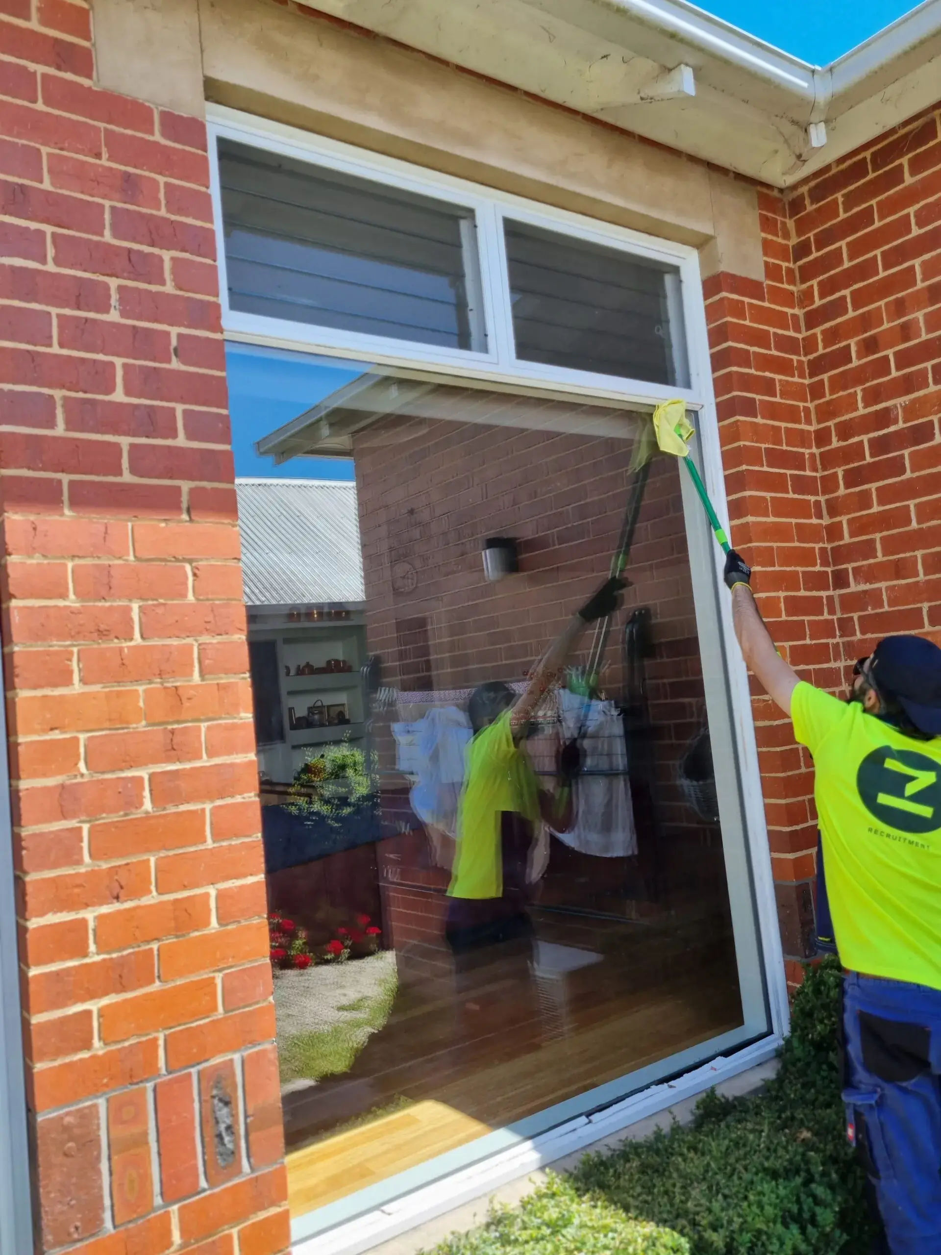 Glass repair and replacement Melbourne